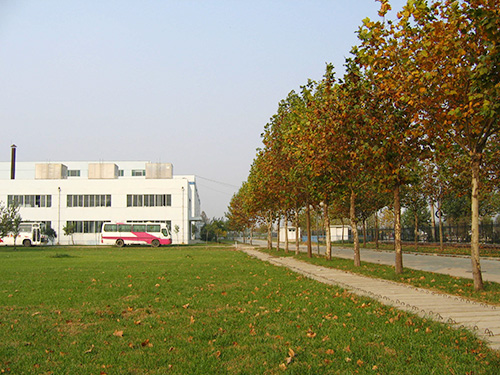 工業(yè)園外景